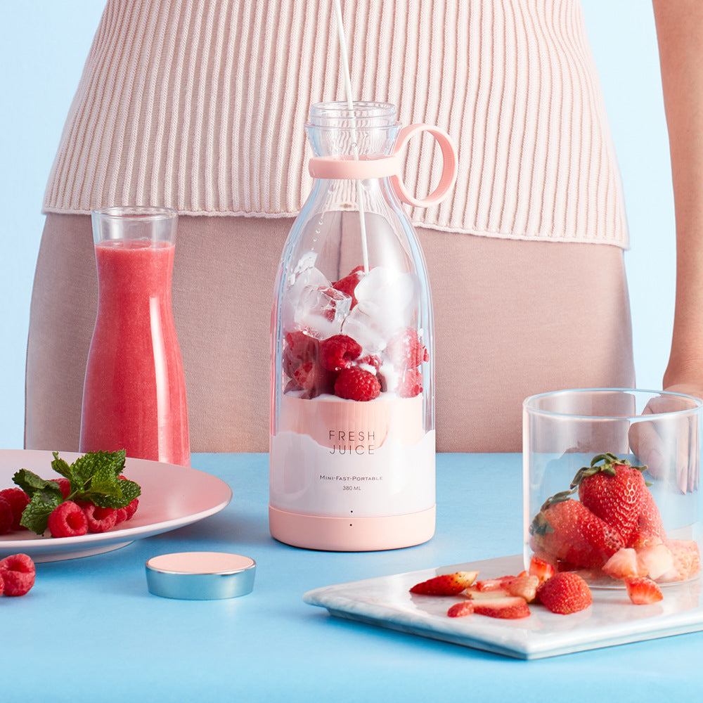 Portable USB Magnetic Charging Mini Juicer Cup